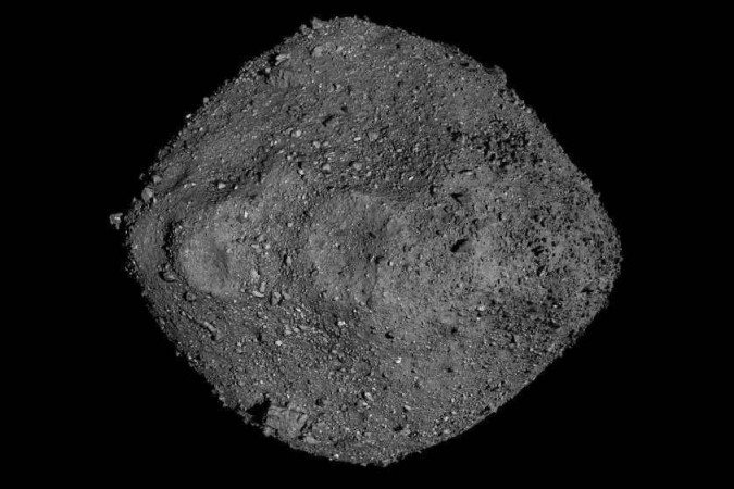 Este mosaico de Bennu fue creado a partir de observaciones realizadas por la sonda espacial OSIRIS-REx de la NASA, que había estado cerca del asteroide durante más de dos años - (crédito: NASA / Goddard / Universidad de Arizona)