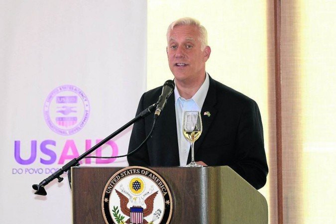 Para o encarregado de negócios americanos, Douglas Koneff, é 