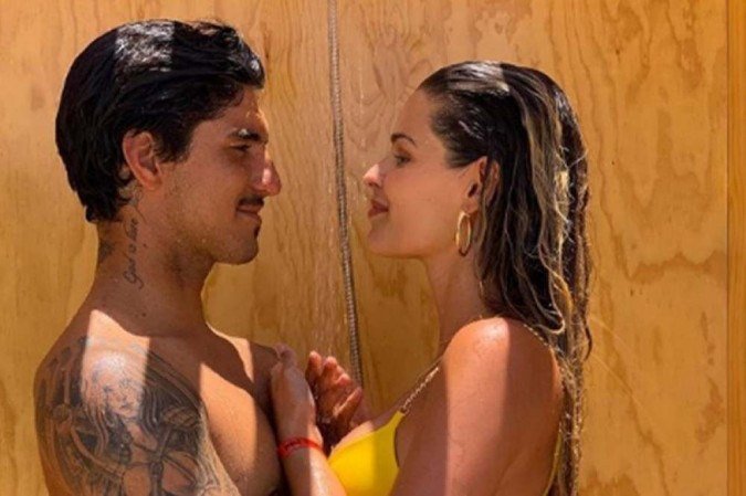 Modelo Yasmin Brunet posta foto sensual ao lado do marido, o surfista Gabriel Medina - (crédito: Instagram @yasminbrunet1/ Reprodução) Modelo Yasmin Brunet posta foto sensual ao lado do marido, o surfista Gabriel Medina - (crédito: Instagram @yasminbrunet1/ Reprodução)