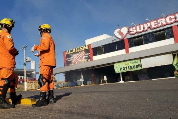 Incêndio atinge supermercado supercei na região de sobradinho