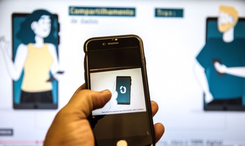 Compartilhamento de dados do open banking começa nesta sexta-feira 