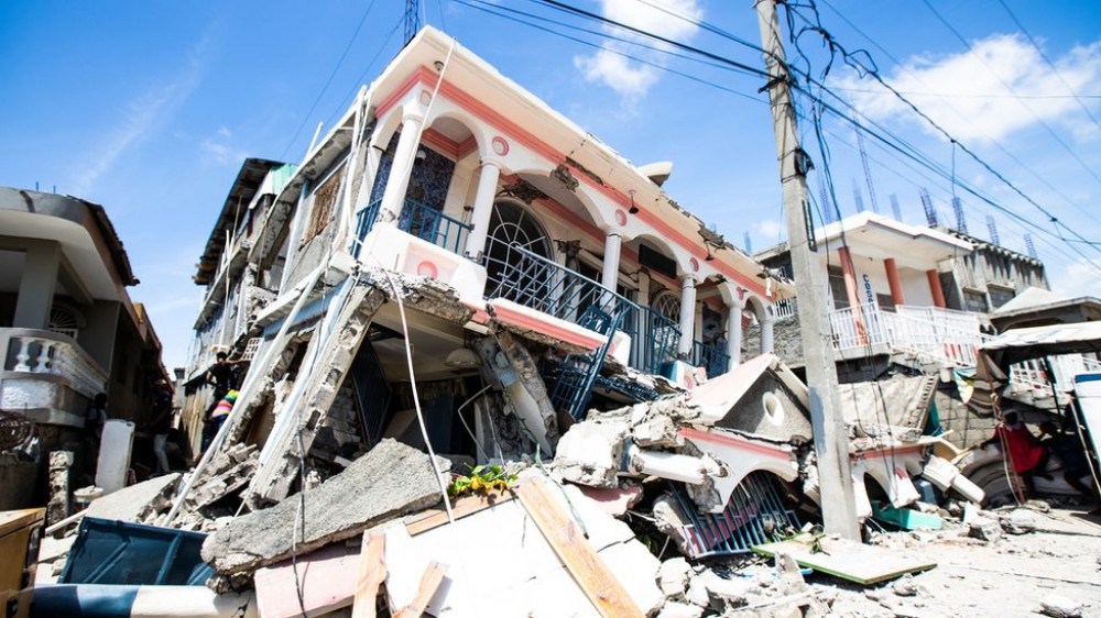 Centenas de mortes e casas virando destroços: as imagens da destruição causada por terremoto no Haiti