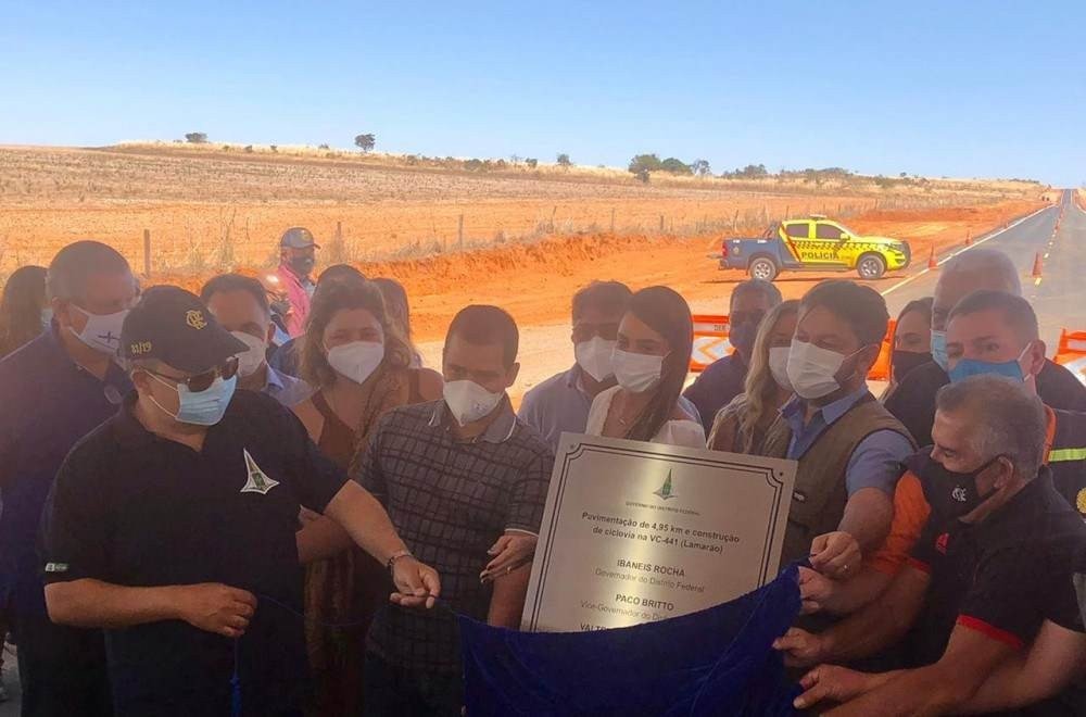 Ibaneis inaugura pavimentação em rodovia no Núcleo Rural Lamarão, no Paranoá