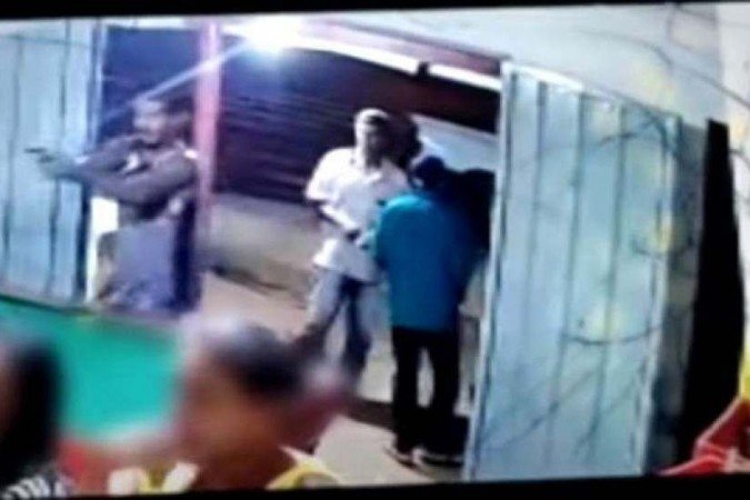 (crédito: câmera de segurança flagraram o crime) (crédito: câmera de segurança flagraram o crime)