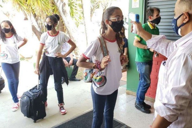 Com protocolos de segurança, os estudantes retomaram as aulas no DF - (crédito: Carlos Vieira/CB/D.A Press) Com protocolos de segurança, os estudantes retomaram as aulas no DF - (crédito: Carlos Vieira/CB/D.A Press)