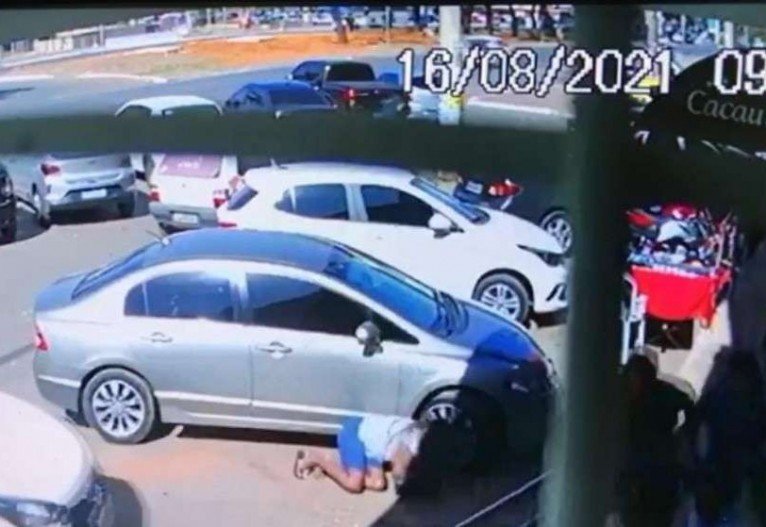 VÍDEO: Assaltantes atiram em idoso durante ataque em banco em Ceilândia