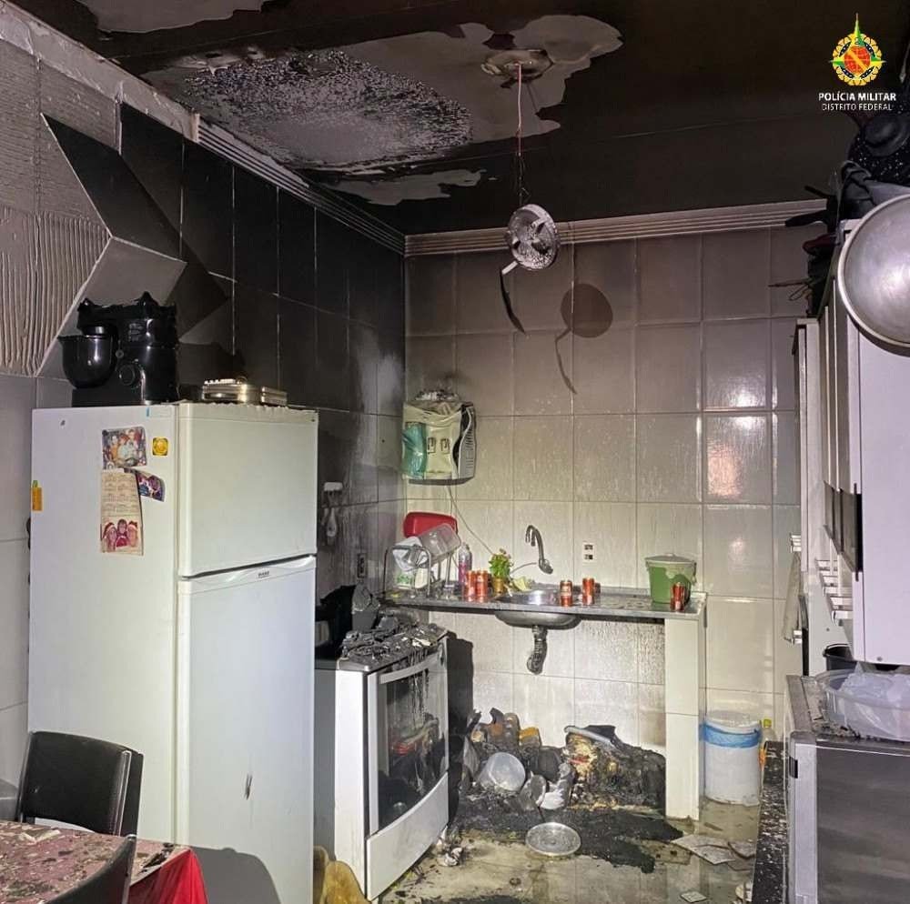 HOMEM É PRESO ACUSADO DE AGREDIR COMPANHERIA, ATEAR FOGO NA PRÓPRIA RESIDÊNICIA E PORTE ILEGAL DE ARMA DE FOGO