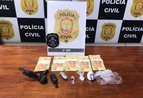 Presos escondiam as drogas nas roupas e no est&ocirc;mago