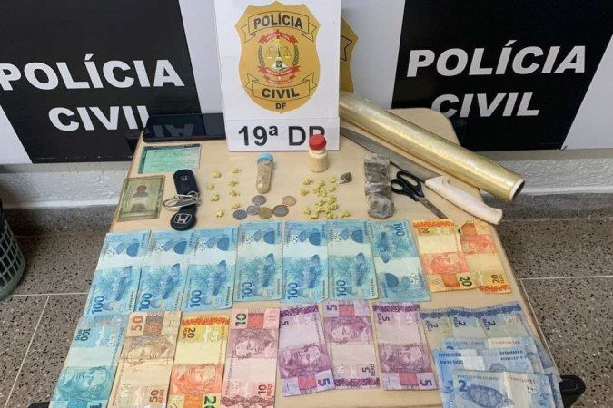 Policiais da 19ª DP (P Norte) efetuaram prisão em flagrante - (crédito: PCDF/Divulgação) Policiais da 19ª DP (P Norte) efetuaram prisão em flagrante - (crédito: PCDF/Divulgação)
