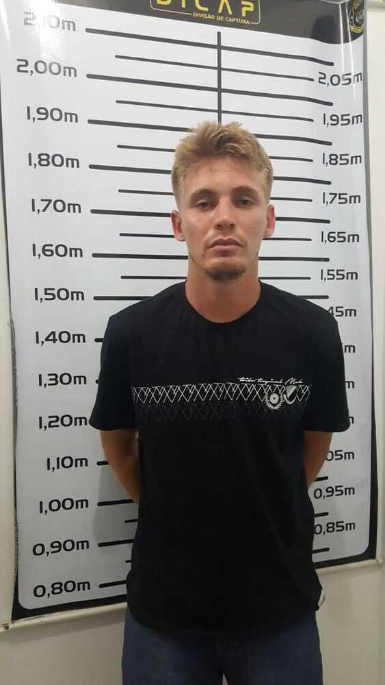 Estelionatário que fingia ser servidor público fez pelo menos oito vítimas no Entorno do DF. David Alves Bezerra se aproximava de mulheres para cometer crimes. Ele é investigado desde 2014 e foi preso pela primeira vez em 2017. Suspeito se passava por fiscal da Receita e fez pelo menos 70 vítimas em quatro estados e no DF. Ele está detido desde junho no Ceará
