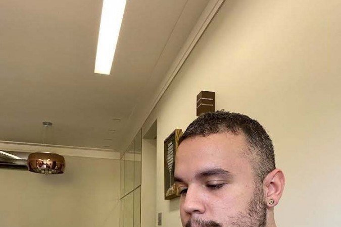 Tímido, Honorato Neto diz que nunca foi muito bom de flerte e, depois da pandemia, acredita que desaprendeu de vez a paquerar