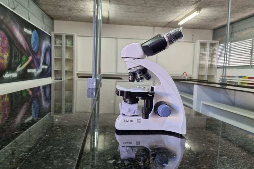 Laboratório de ciências moderno
