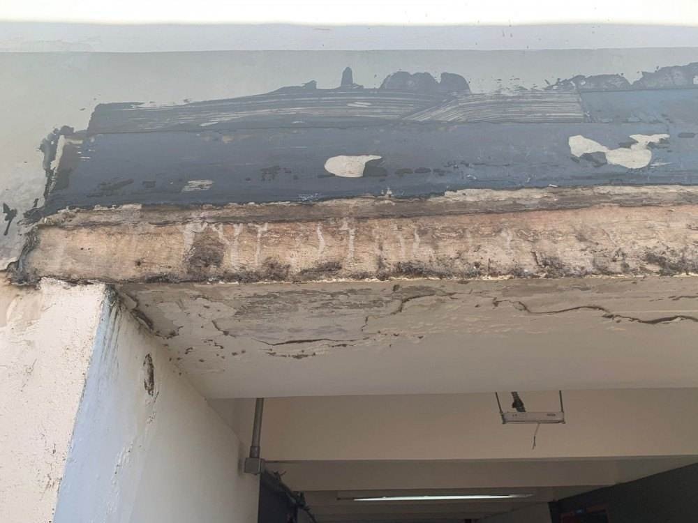 Parte de uma laje do bloco B, da Casa do Estudante da Universidade de Brasília (UnB), despencou na manhã desta sexta-feira (20/8). 