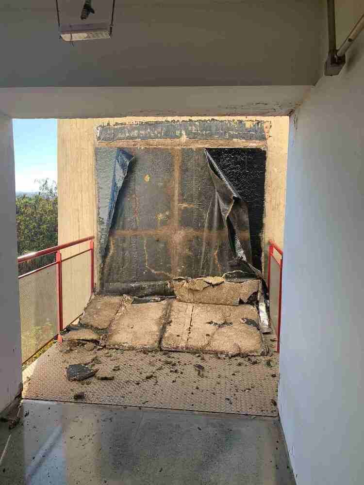 Parte de uma laje do bloco B, da Casa do Estudante da Universidade de Brasília (UnB), despencou na manhã desta sexta-feira (20/8). 