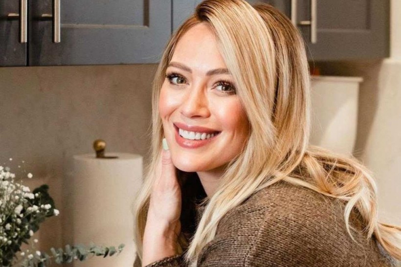 Atriz Hilary Duff testa positivo para covid-19: 