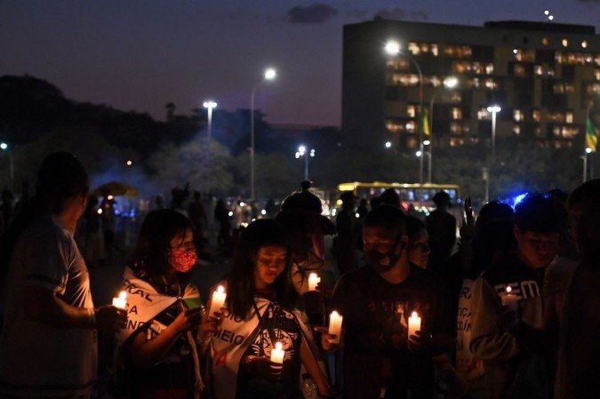Para especialista, violência ocorre diretamente contra indígenas e quilombolas por ocupação de terras. Em 24 de agosto de 2021, diversos povos indígenas se reuniram em protesto em Brasília pela demarcação de terras indígenas - (crédito: CARL DE SOUZA / AFP) Para especialista, violência ocorre diretamente contra indígenas e quilombolas por ocupação de terras. Em 24 de agosto de 2021, diversos povos indígenas se reuniram em protesto em Brasília pela demarcação de terras indígenas - (crédito: CARL DE SOUZA / AFP)