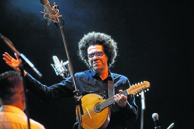 Hamilton de Holanda: Estar no palco é algo que faz parte da minha vida há vários anos. Não via a hora de voltar a tocar, a fazer show -  (crédito: Pedro Abude/Divulgação)