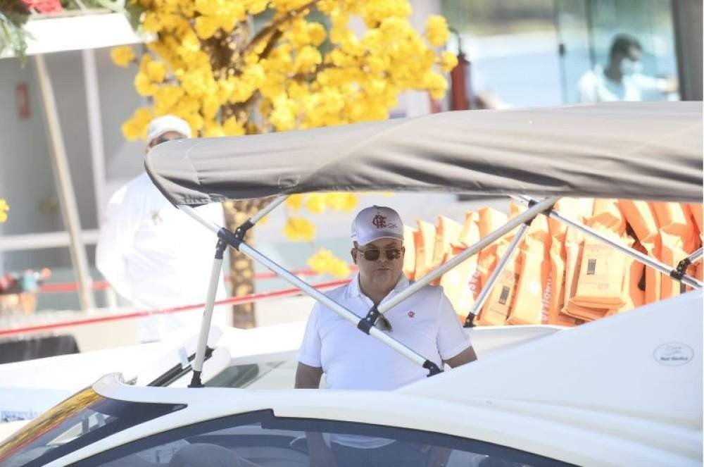 29/08/2021. Brasil. Brasilia - DF. Procissão Náutica de Dom Bosco no Lago Paranoá saindo da Ermida Dom Bosco. Governador Ibaneis Rocha durante missa de Dom Bosco.
