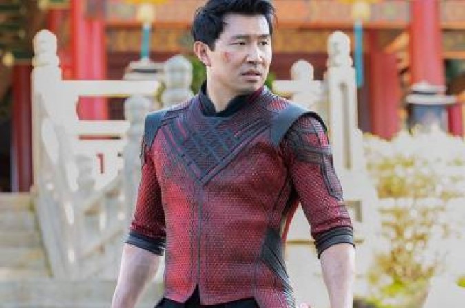 Vingadores: A Dinastia Kang': Simu Liu COMEMORA escalação do diretor de  'Shang Chi' para o filme - CinePOP