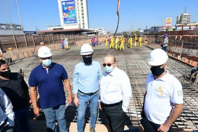 Ibaneis Rocha visitou a obra do túnel de Taguatinga
