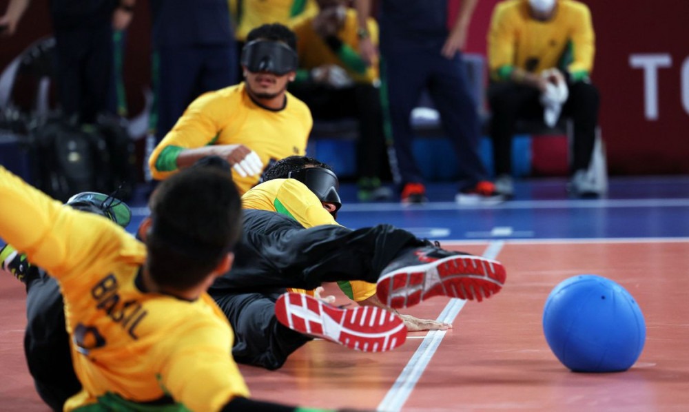 Seleção masculina vence Turquia e avança às semifinais do goalball