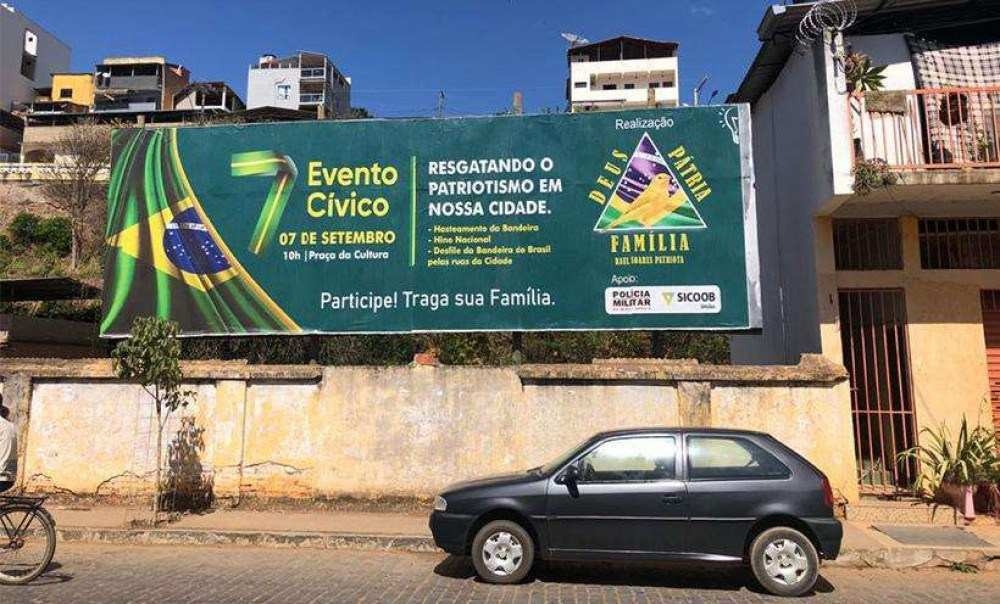 Sete de Setembro: outdoor com apoio da PM causa polêmica em cidade mineira