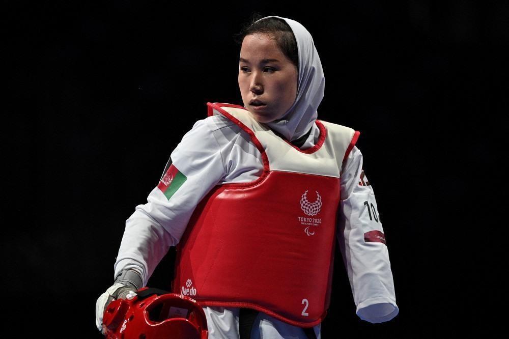 Lutadora de Taekwondo afegã participa dos Jogos Paralímpicos de Tóquio
