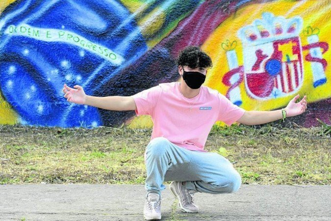 Daniel Arruda, 18, pretende embarcar no próximo dia 14, mas precisa de ajuda com os custos iniciais -  (crédito: Marcelo Ferreira/CB/D.A Press)