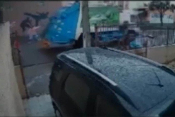 O reflexo do coletor de lixo salvou a vida do garoto -  (crédito: Reprodução)