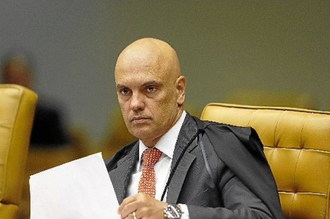 Alexandre de Moraes suspende decisão que barrava Telegram