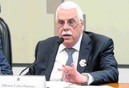 Pastore: 'O governo não atacou a pandemia com o vigor que deveria atacar. O contágio no segundo trimestre do ano foi muito forte e ajudou a derrubar a atividade econômica. Isso não era uma coisa absolutamente inesperada. Havia uma torcida por resultados melhores' -  (crédito: Marcos Oliveira)
