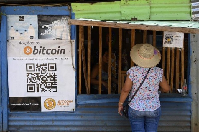 El Salvador se torna primeiro país a adotar bitcoin como moeda legal