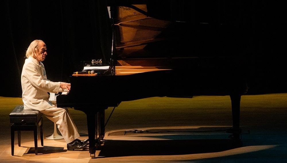 Morre, aos 76 anos, o pianista João Carlos Assis Brasil 