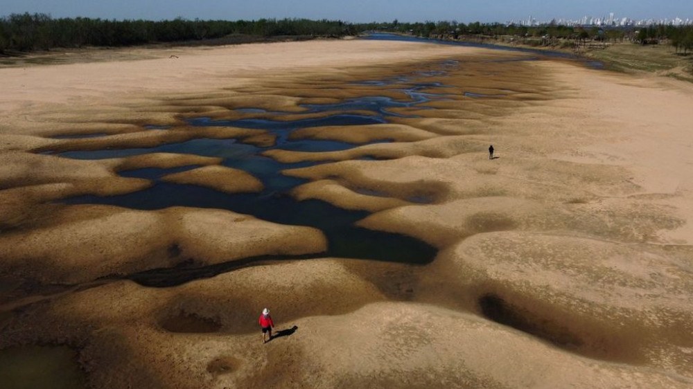 As imagens impactantes da maior seca no rio Paraná, o 2º maior do continente, em quase 8 décadas