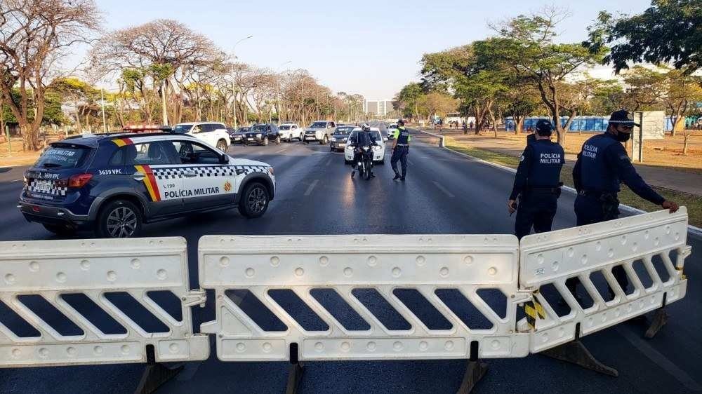 PM interrompe trânsito na altura da Funarte. Via S1 PM interrompe trânsito na altura da Funarte. Via S1