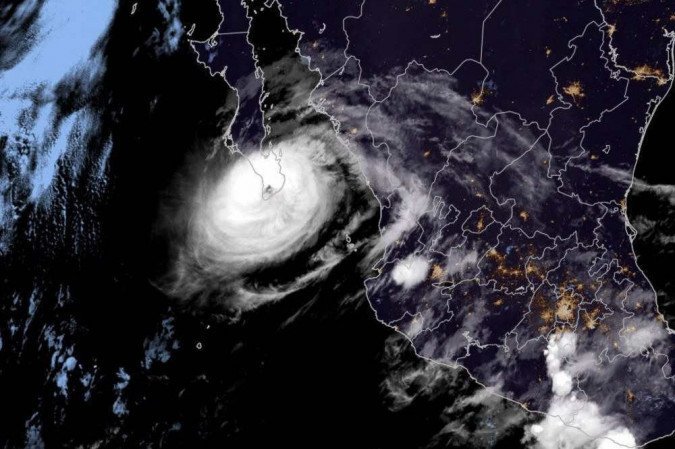  (crédito: RAMMB/ NOAA/ NESDIS/ AFP)