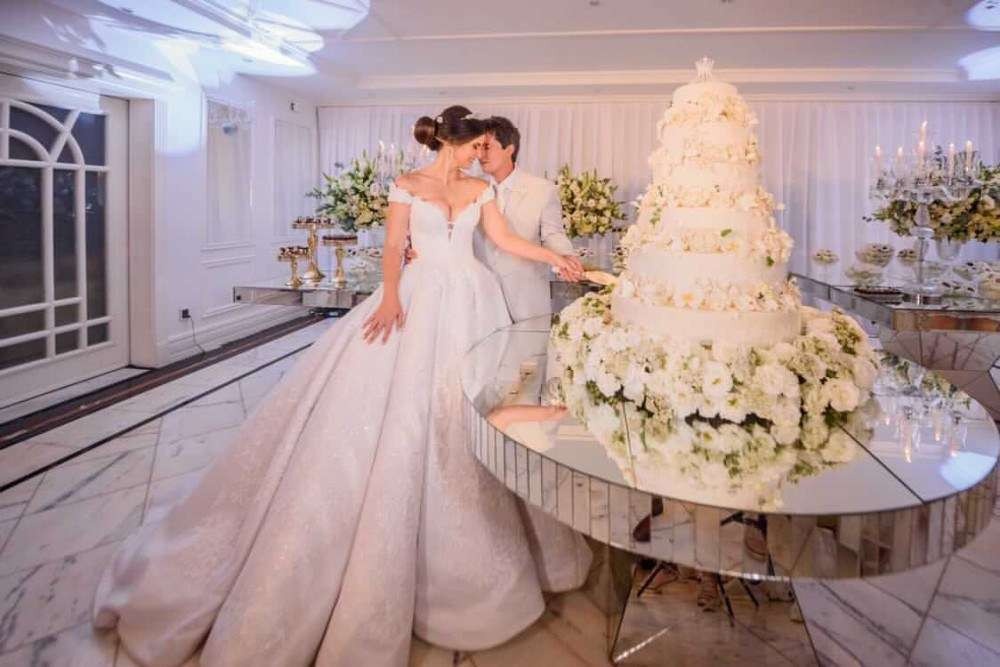 Casamento de conto de fadas: vestidos de noiva das princesas são toque de  mágica