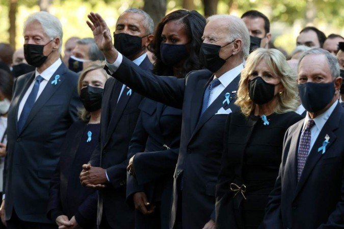 O presidente dos Estados Unidos, Joe Biden, participa da homenagem aos 2.977 mortos do 11 de setembro ao lado de antecessores, incluindo Barack Obama e Bill Clinton
 -  (crédito: Chip Somodevilla/AFP)