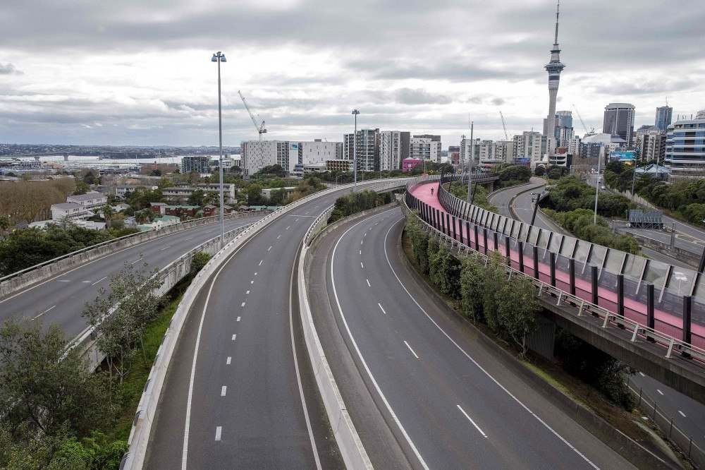 Nova Zelândia prorroga confinamento de Auckland por casos da variante delta de covid