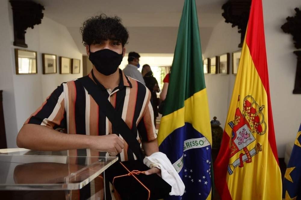 Graças a vaquinha, estudante brasiliense vai estudar na Espanha