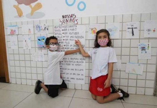 Crianças no cartaz dos sonhos que viralizou nas redes sociais (foto: Edesio Ferreira/EM/D.A Press)