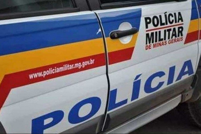  (crédito: Policiais militares receberam uma denúncia e conseguiram flagrar integrantes do Tribunal do Crime no Granja Werneck (foto: PMMG/Divulgação))