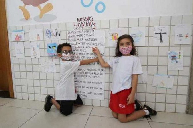 Família de Gatos - Ganhou muitos doces Desenho Infantil em