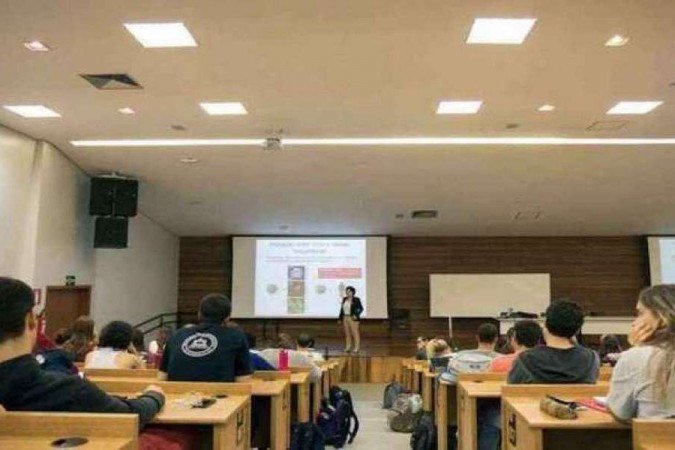  (crédito: O retorno do semestre letivo está marcado para 13 de outubro, em sistema híbrido (foto: Lucas Braga/UFMG))