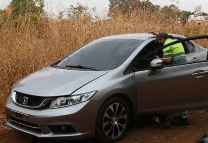 Com perucas, dupla sequestra mulher à luz do dia em estacionamento de shopping