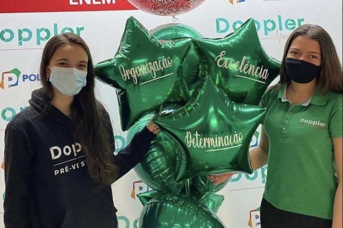  Laura Melo e Fernanda Sousa