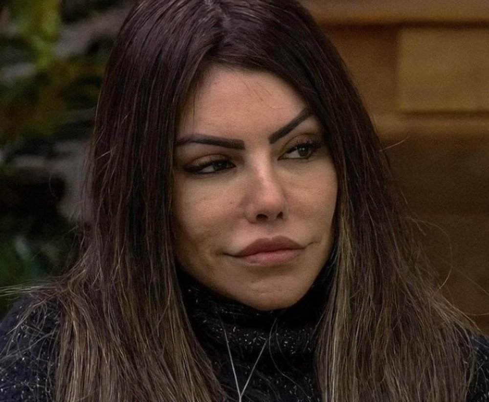 Liziane dentro d'A Fazenda 13