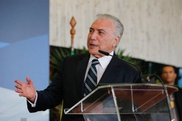 O presidente Michel Temer discursa na cerimônia de assinatura da declaração Presidencial Conjunta Brasil-Paraguai sobre Integração Física, na sede da usina hidrelétrica Itaipu Binacional, em Foz do Iguaçu (PR). -  (crédito: Cesar Itiberê/PR)