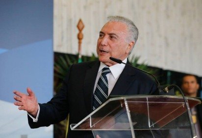 O presidente Michel Temer discursa na cerimônia de assinatura da declaração Presidencial Conjunta Brasil-Paraguai sobre Integração Física, na sede da usina hidrelétrica Itaipu Binacional, em Foz do Iguaçu (PR). -  (crédito: Cesar Itiberê/PR)