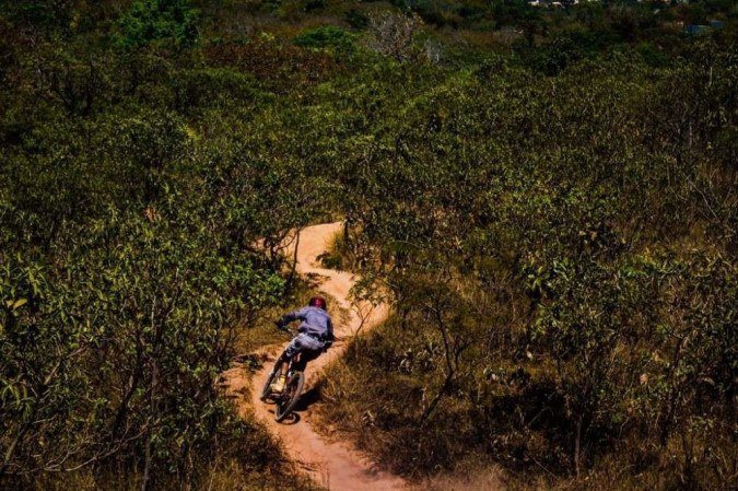 A Trilha das Abelhas fica no Altiplano Leste a apenas 20 minutos de Brasília A Trilha das Abelhas fica no Altiplano Leste a apenas 20 minutos de Brasília